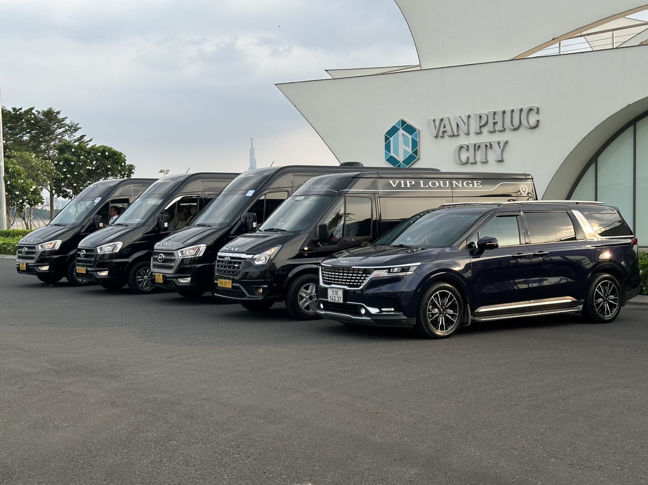 Dịch Vụ Thuê Xe Limousine ASM Car Rental Đưa Bạn Đến Carmelina Beach Resort