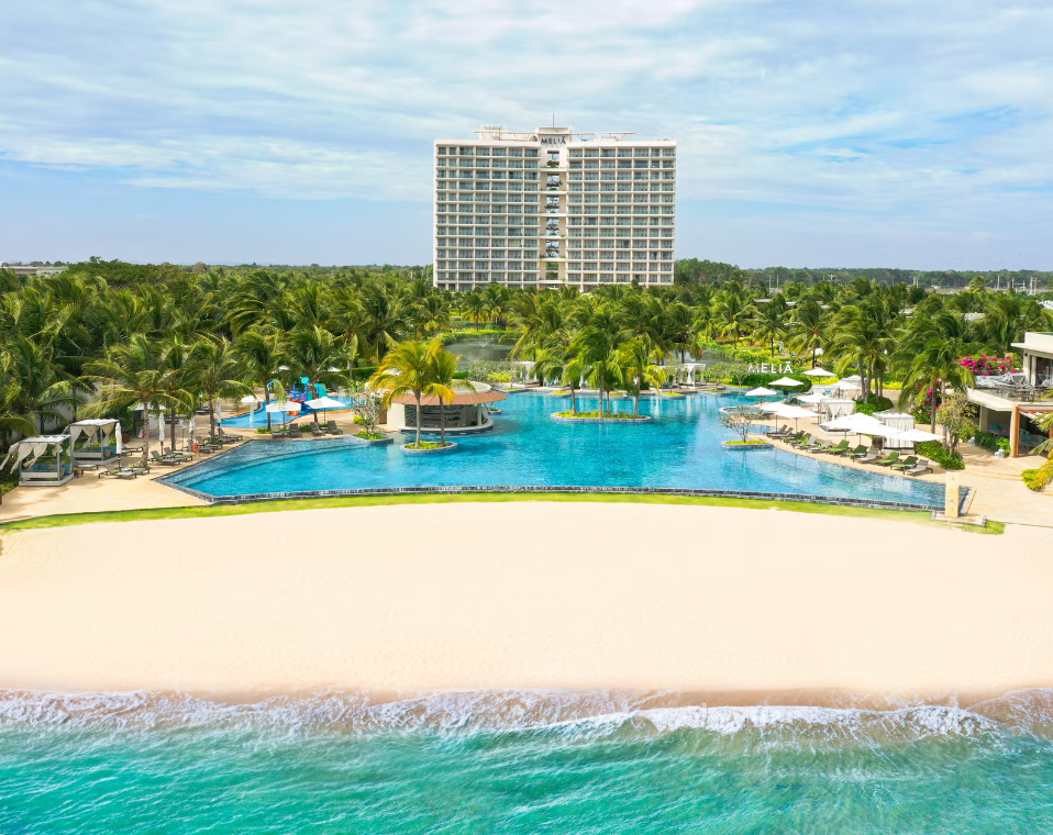 Nâng Tầm Kỳ Nghỉ Tại Melia Ho Tram Beach Resort Cùng Dịch Vụ Limousine Đẳng Cấp Của ASM Car Rental