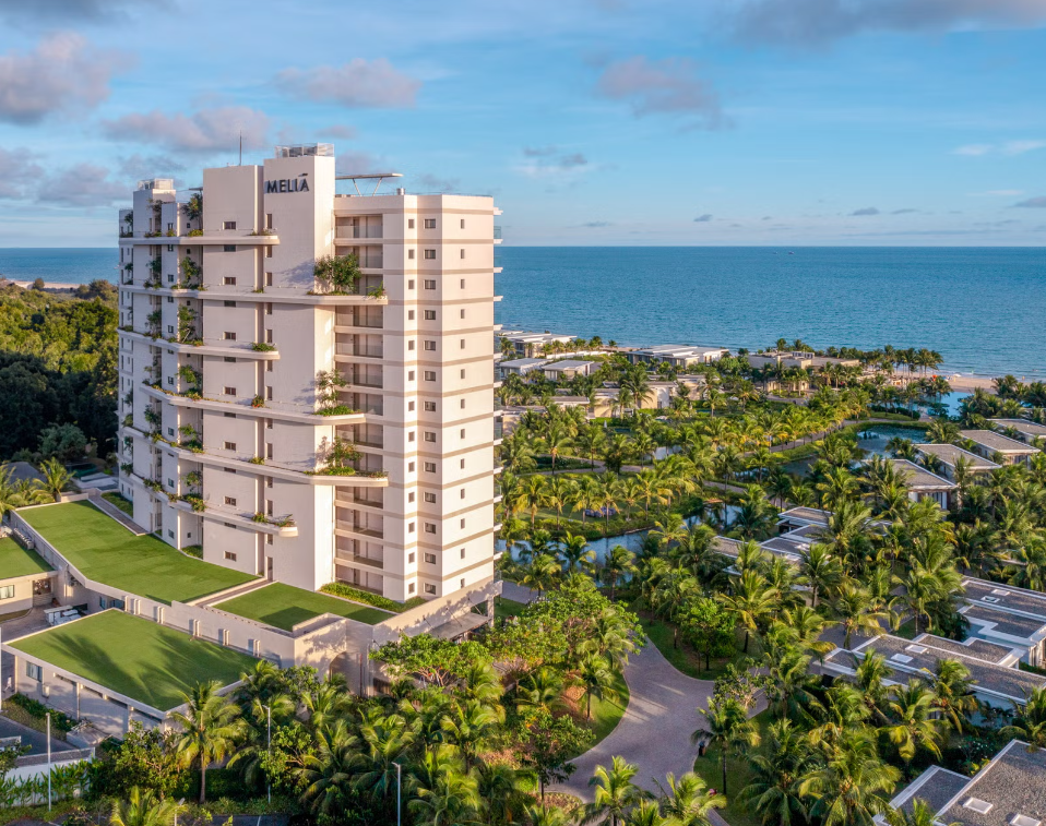 Nâng Tầm Kỳ Nghỉ Tại Melia Ho Tram Beach Resort Cùng Dịch Vụ Limousine Đẳng Cấp Của ASM Car Rental
