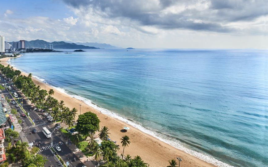 Chi Phí Thuê Xe Limousine Từ HCM Đi Khách Sạn Sheraton Nha Trang