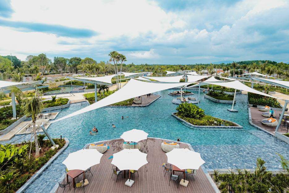 Dịch Vụ Thuê Xe Limousine Cao Cấp Từ TP.HCM Đến Minera Hot Springs Bình Châu