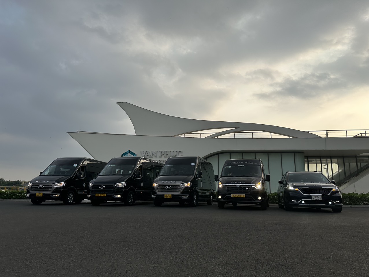 Dịch Vụ Thuê Xe Limousine Cao Cấp Từ TP.HCM Đến The Cliff Resort and Residences Phan Thiết