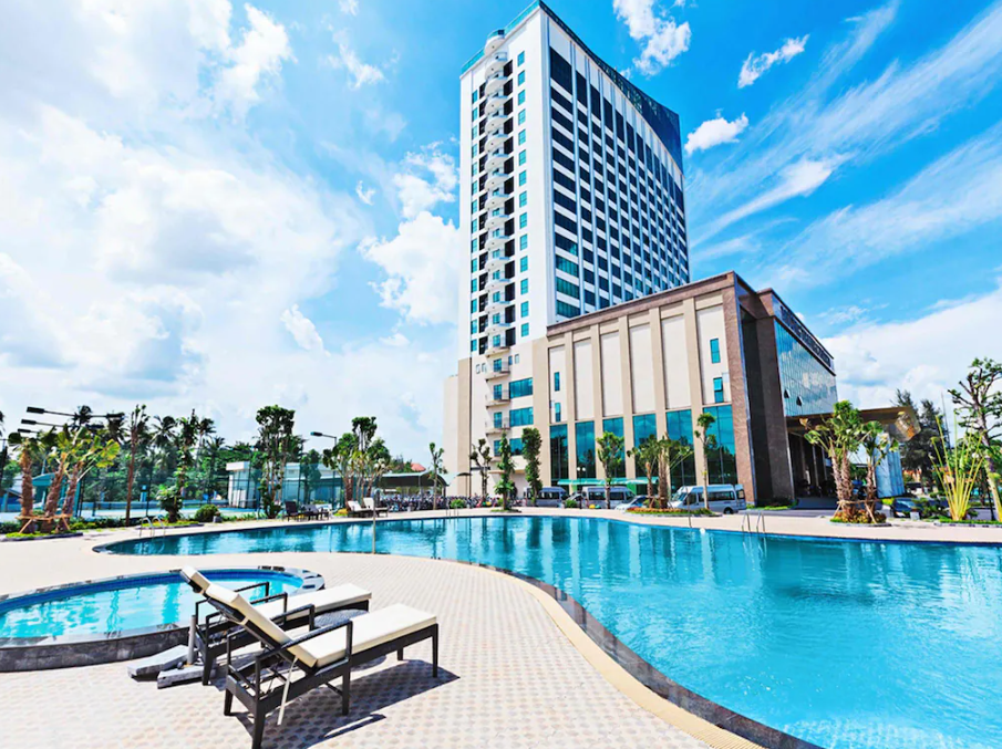  Dịch Vụ Xe Limousine Đẳng Cấp Đến Mường Thanh Luxury Cần Thơ