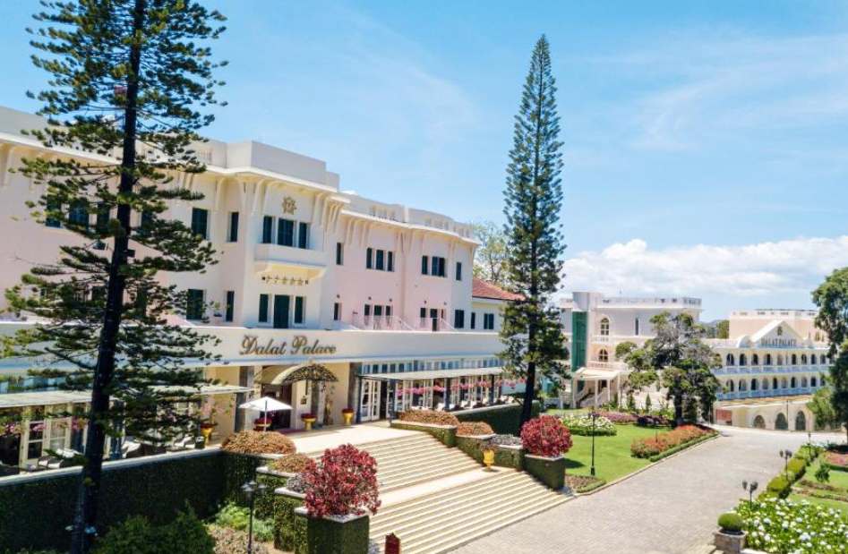 Thuê Xe Limousine Đi Dalat Palace – Dịch Vụ Di Chuyển Tối Ưu Từ TP.HCM