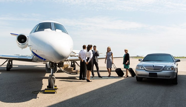 Bí Quyết Chọn Thuê Xe Carnival Đảm Bảo Sự Thoải Mái Tối Đa Cho Lãnh Đạo KCN