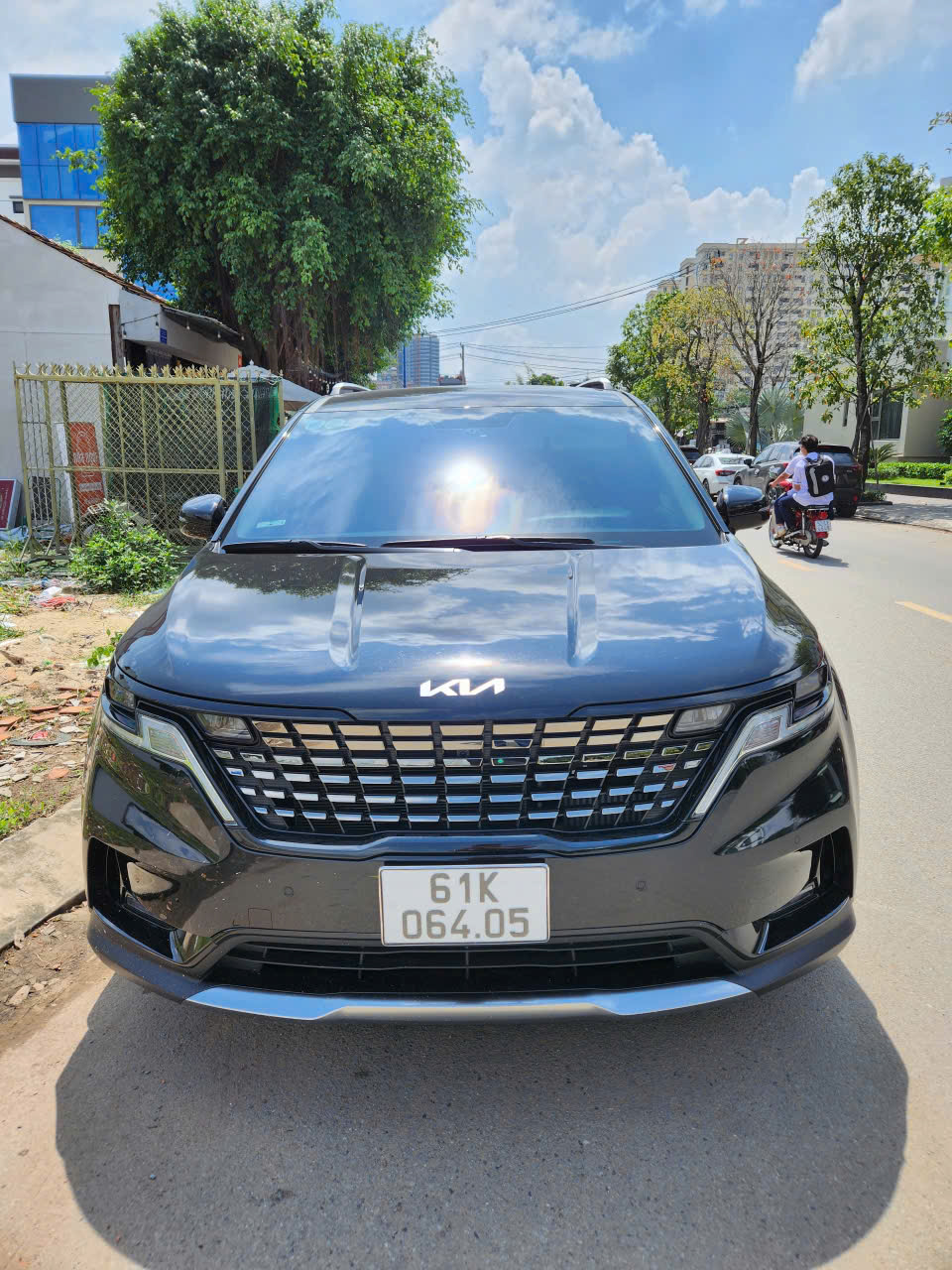 Cần Thuê Xe Carnival Gấp Cho KCN? Gọi Ngay ASM Car Rental – Xe Đời Mới, Nhận Xe Nhanh, Phục Vụ Tận Nơi 24/7!