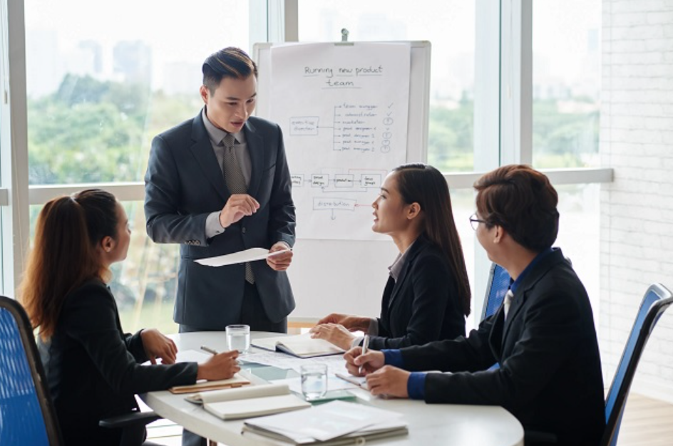 Cần Thuê Xe Limousine Gấp Cho KCN? Nhận Xe Nhanh Trong Ngày