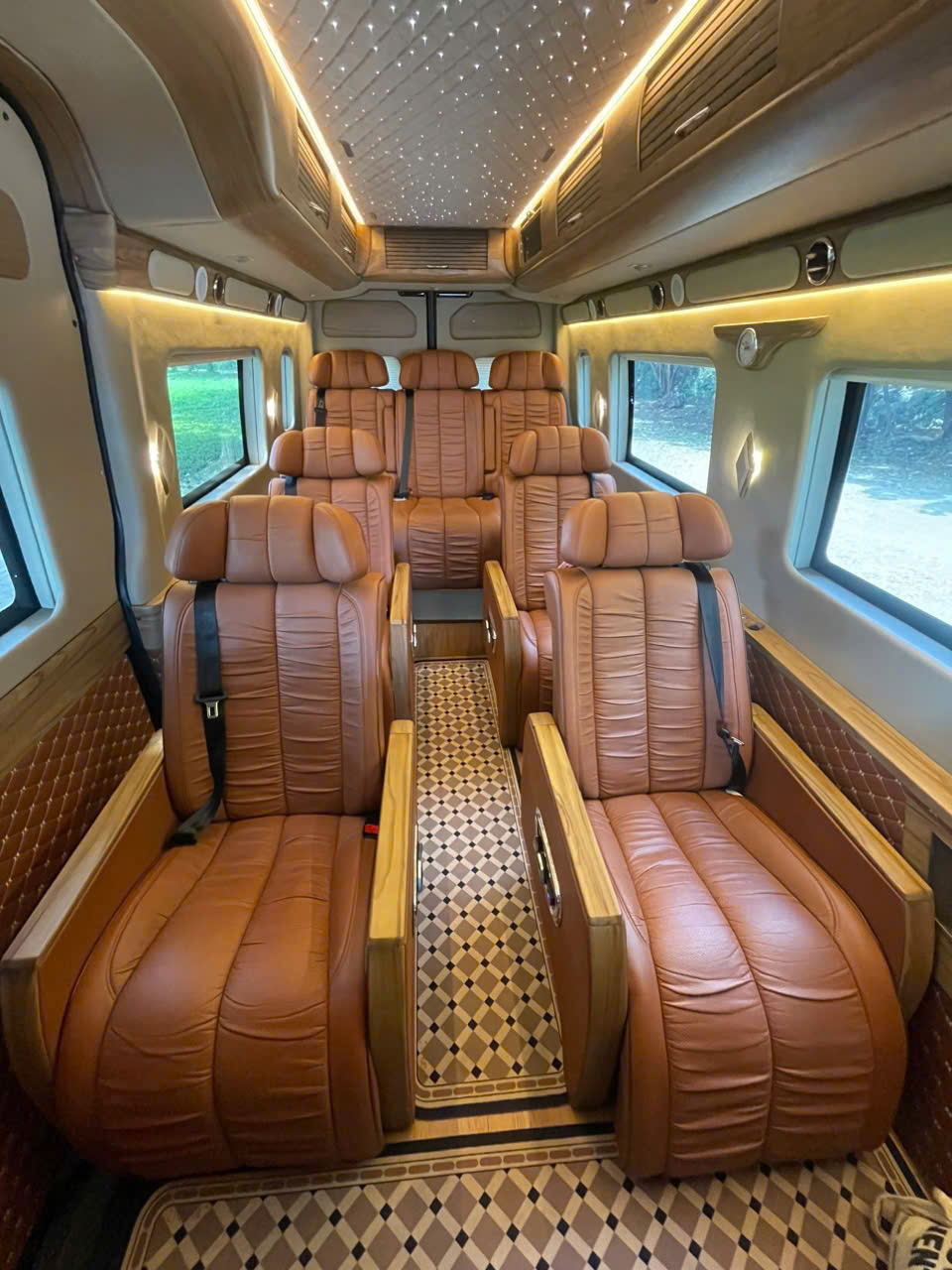 Dịch Vụ Thuê Xe Limousine Dài Hạn Cho KCN – Tối Ưu Chi Phí Doanh Nghiệp