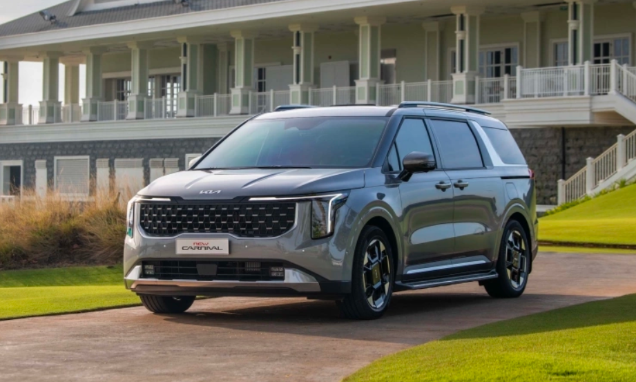 Thuê Xe Carnival 7 Chỗ Đời Mới Cho Ban Lãnh Đạo KCN: Nên Chọn Đơn Vị Nào?