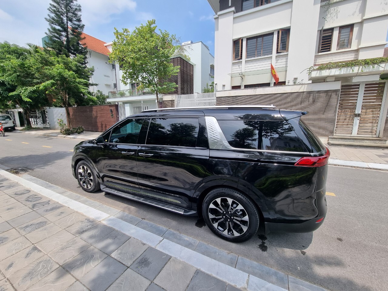 Thuê Xe Carnival Trọn Gói: Giải Pháp Vận Chuyển Chất Lượng Tối Ưu Cho Mọi Khu Công Nghiệp