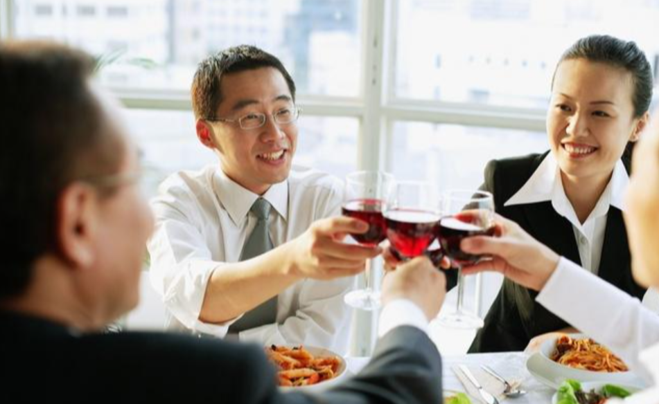 Thuê Xe Limousine Dịp Lễ – Tết Cho KCN – Đặt Trước Tránh Cháy Xe