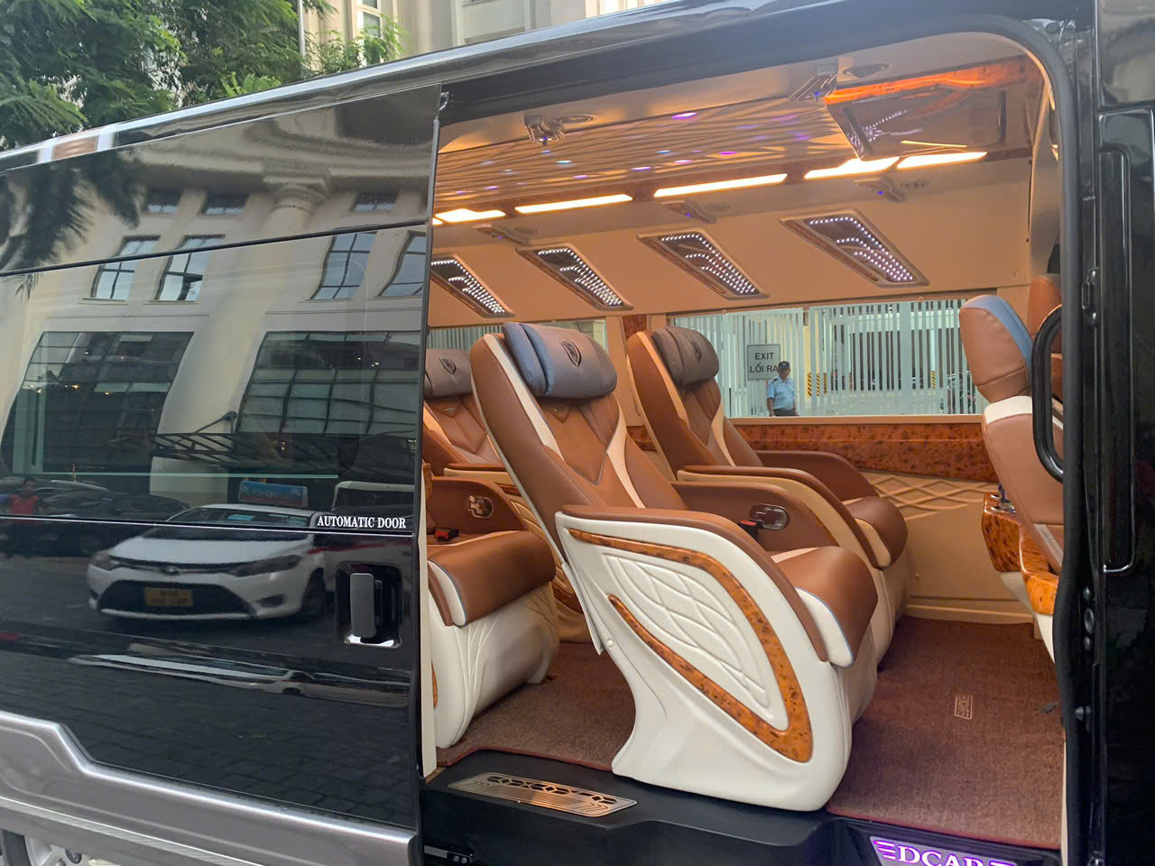 DỊCH VỤ ĐƯA ĐÓN SÂN BAY LIMOUSINE 2 CHIỀU TẠI ASM CAR RENTAL