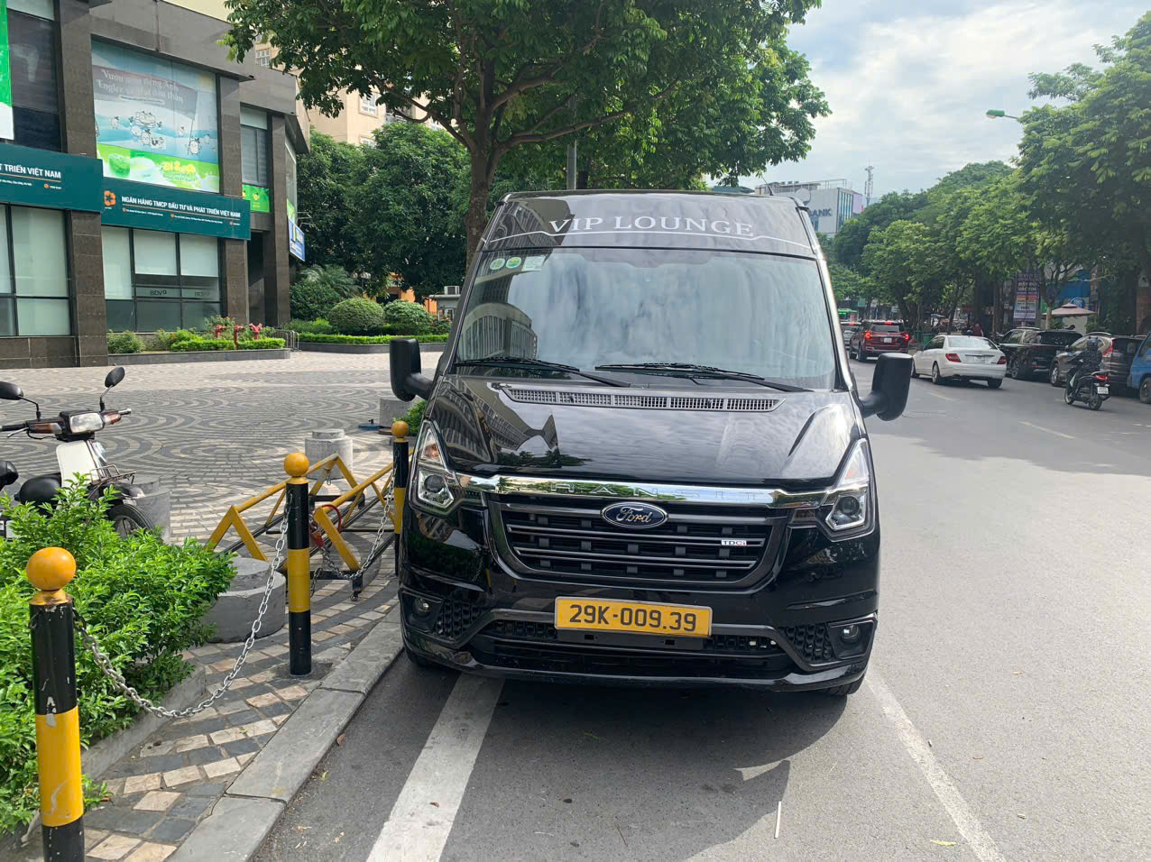 So Sánh Chi Phí Và Tiện Ích: Đi Tự Túc Phượt Hay Thuê Trọn Gói Xe Limousine Hạ Long 3 Ngày 2 Đêm?