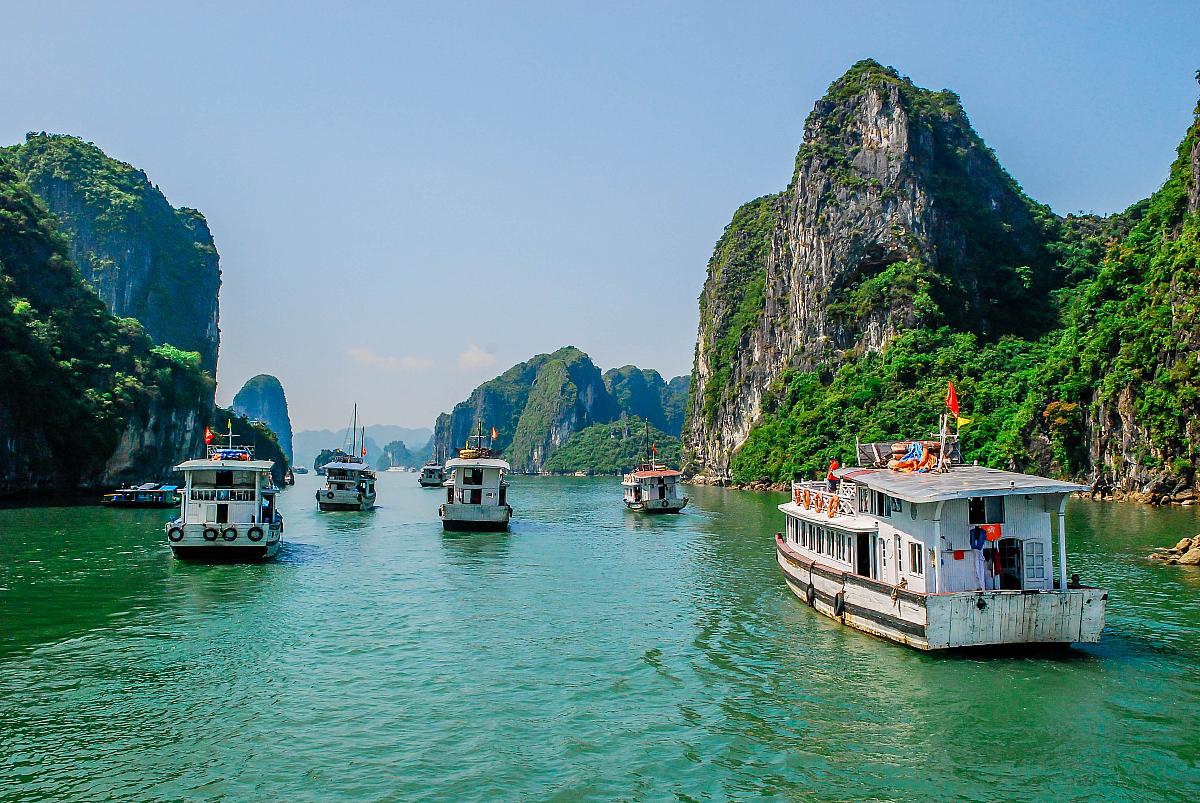 Tour Hạ Long 3 Ngày 2 Đêm Thảnh Thơi Tuyệt Đối Bằng Xe Limousine ASM Car Rental
