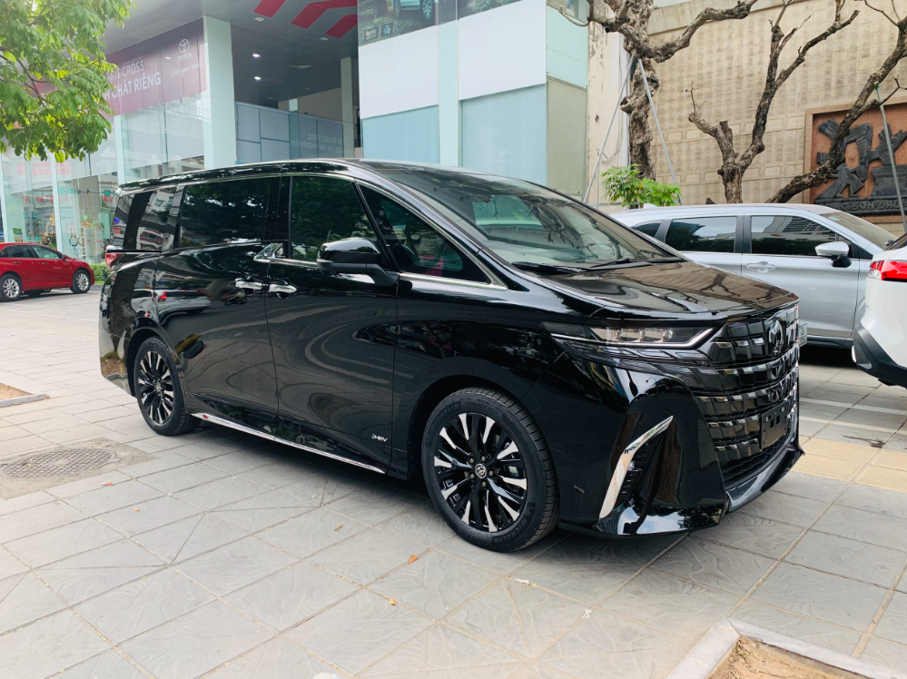 Thuê Xe Toyota Alphard Đời Mới – Cho Hành Trình Đẳng Cấp Đại Gia