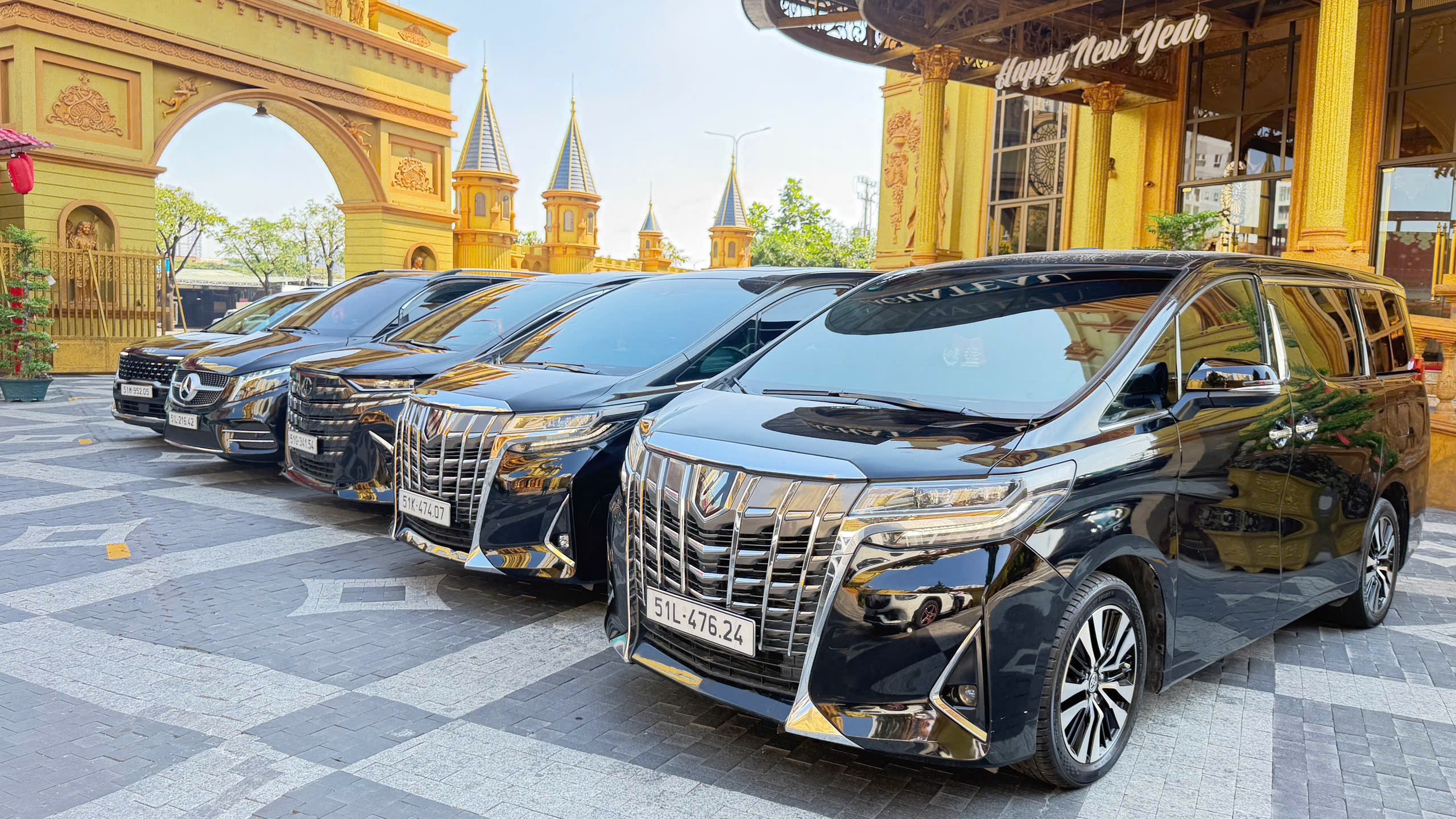 Vì Sao ASM Car Rental Đầu Tư Vào Dịch Vụ Cho Thuê Xe Toyota Alphard Cao Cấp?